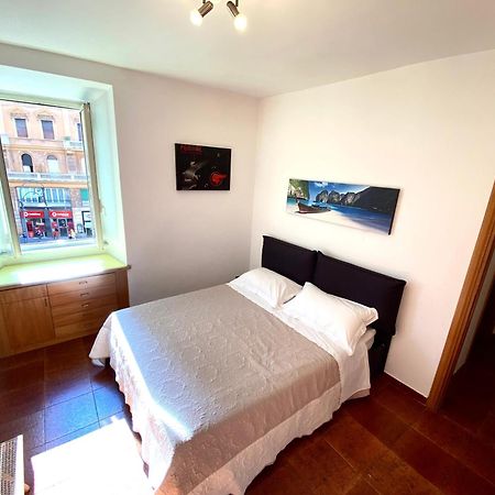 Apartment Arenula Рим Екстер'єр фото