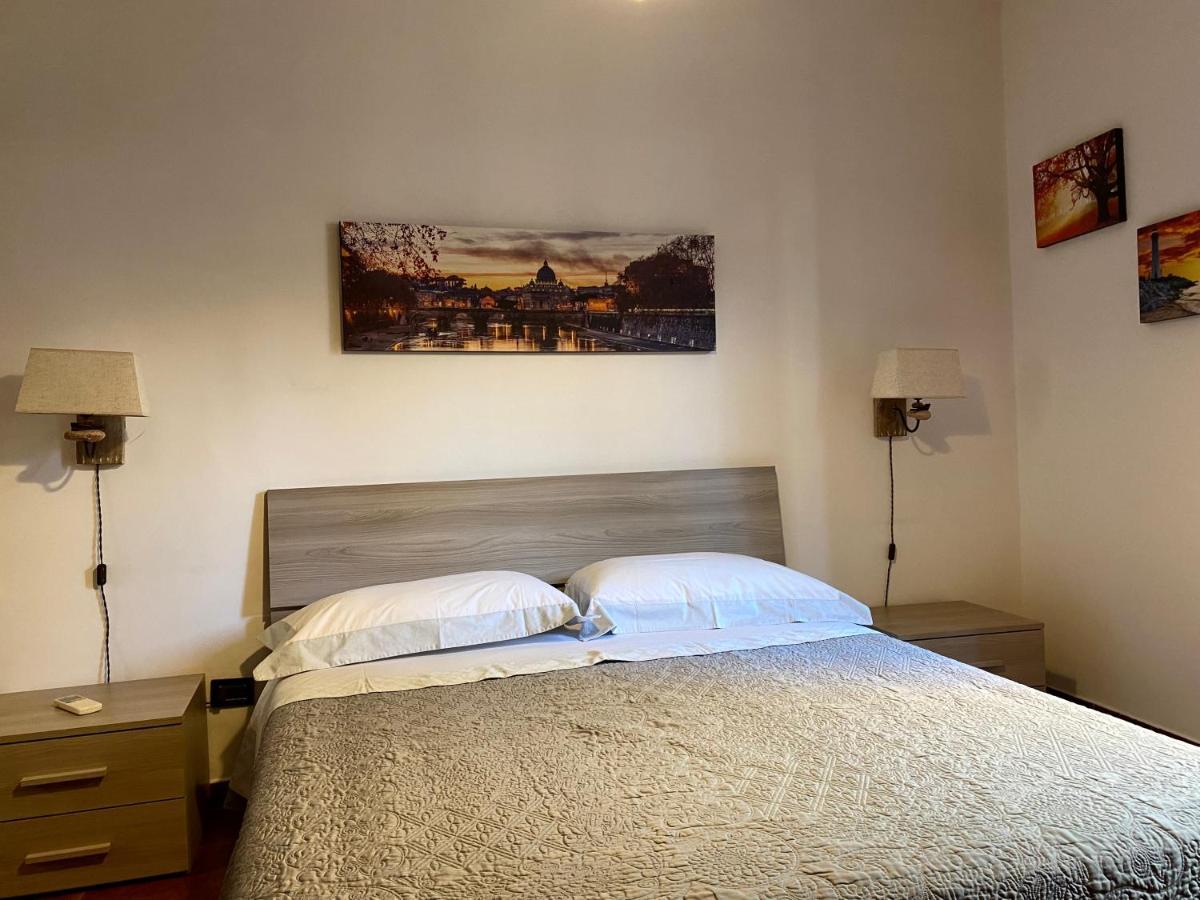 Apartment Arenula Рим Екстер'єр фото