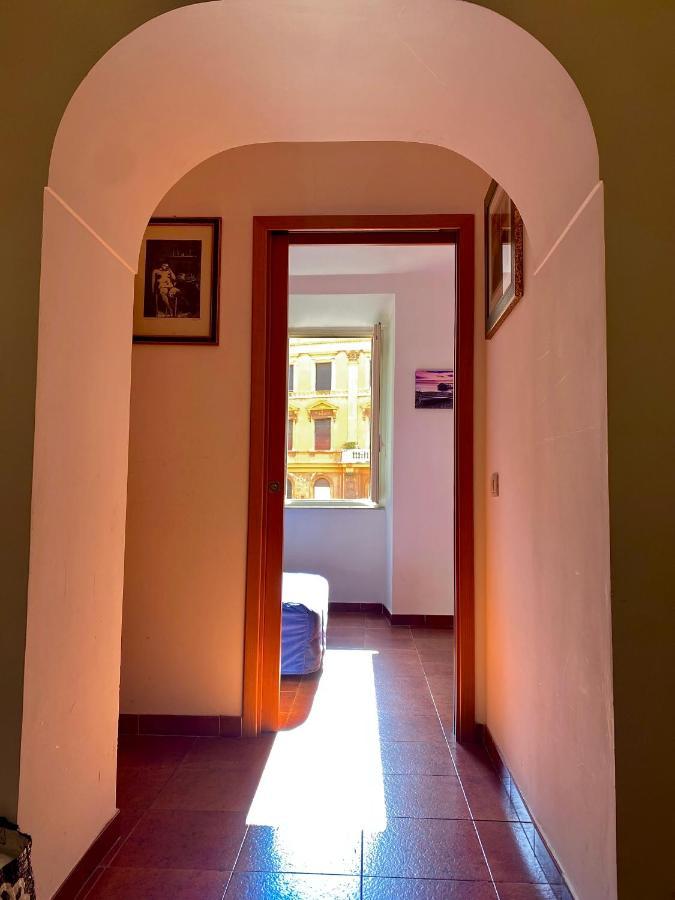 Apartment Arenula Рим Екстер'єр фото