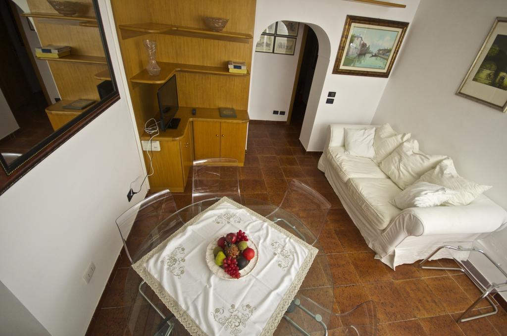Apartment Arenula Рим Номер фото